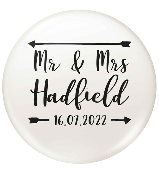 Personalised Mr and Mrs wedding date! Ideal wedding favours! small 25mm Pin badge