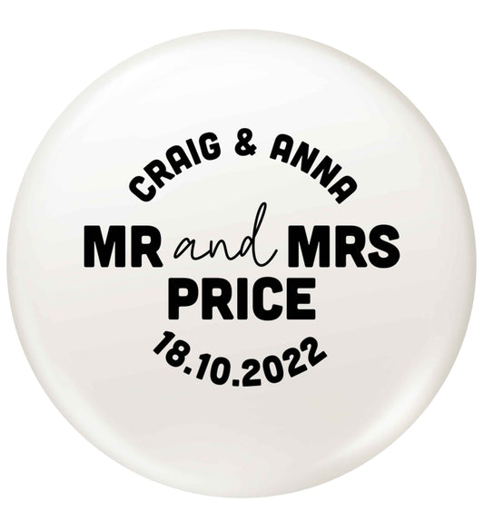 Personalised Mr and Mrs wedding and date! Ideal wedding favours! small 25mm Pin badge