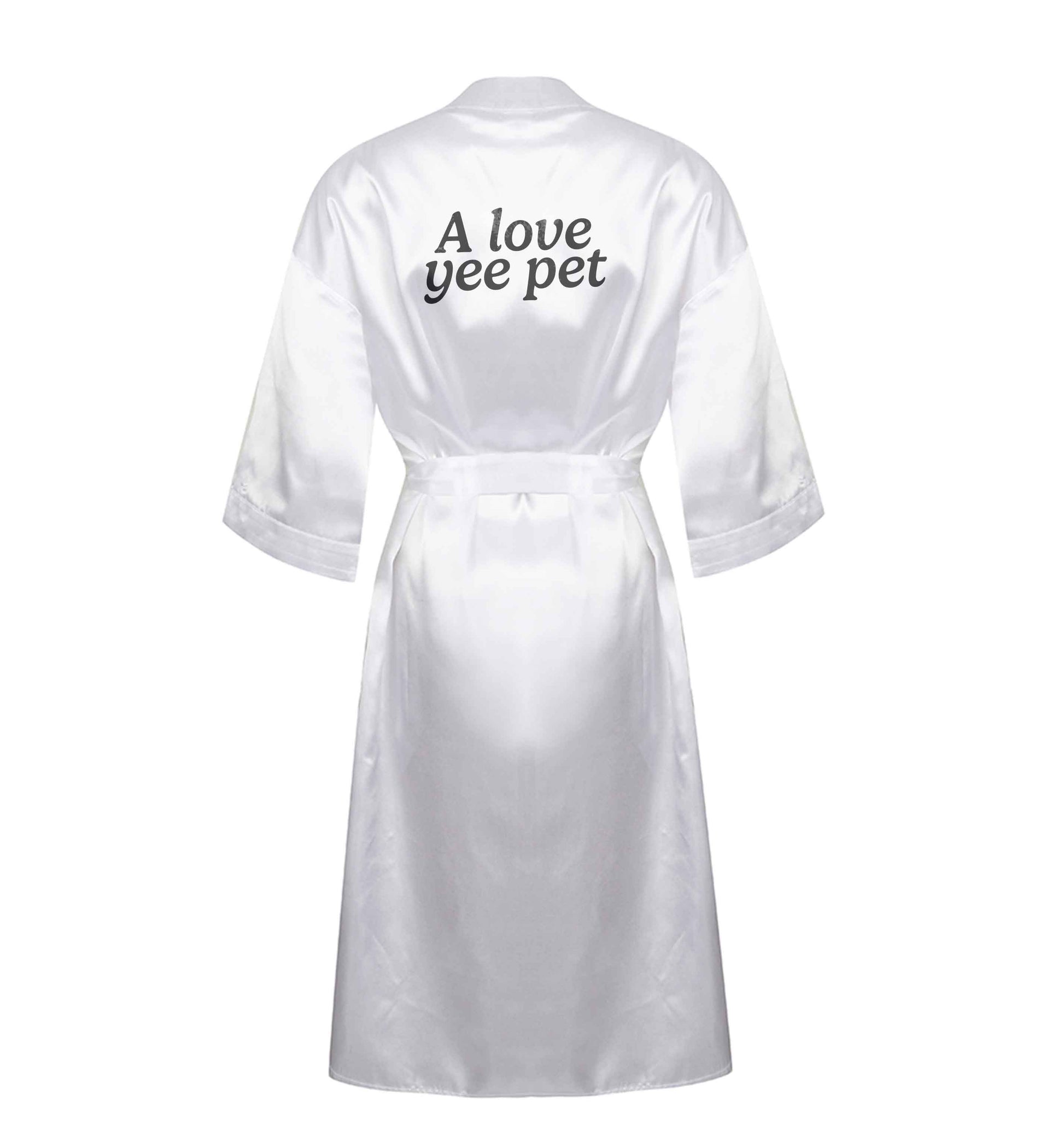 A love yee pet XL/XXL white ladies dressing gown size 16/18