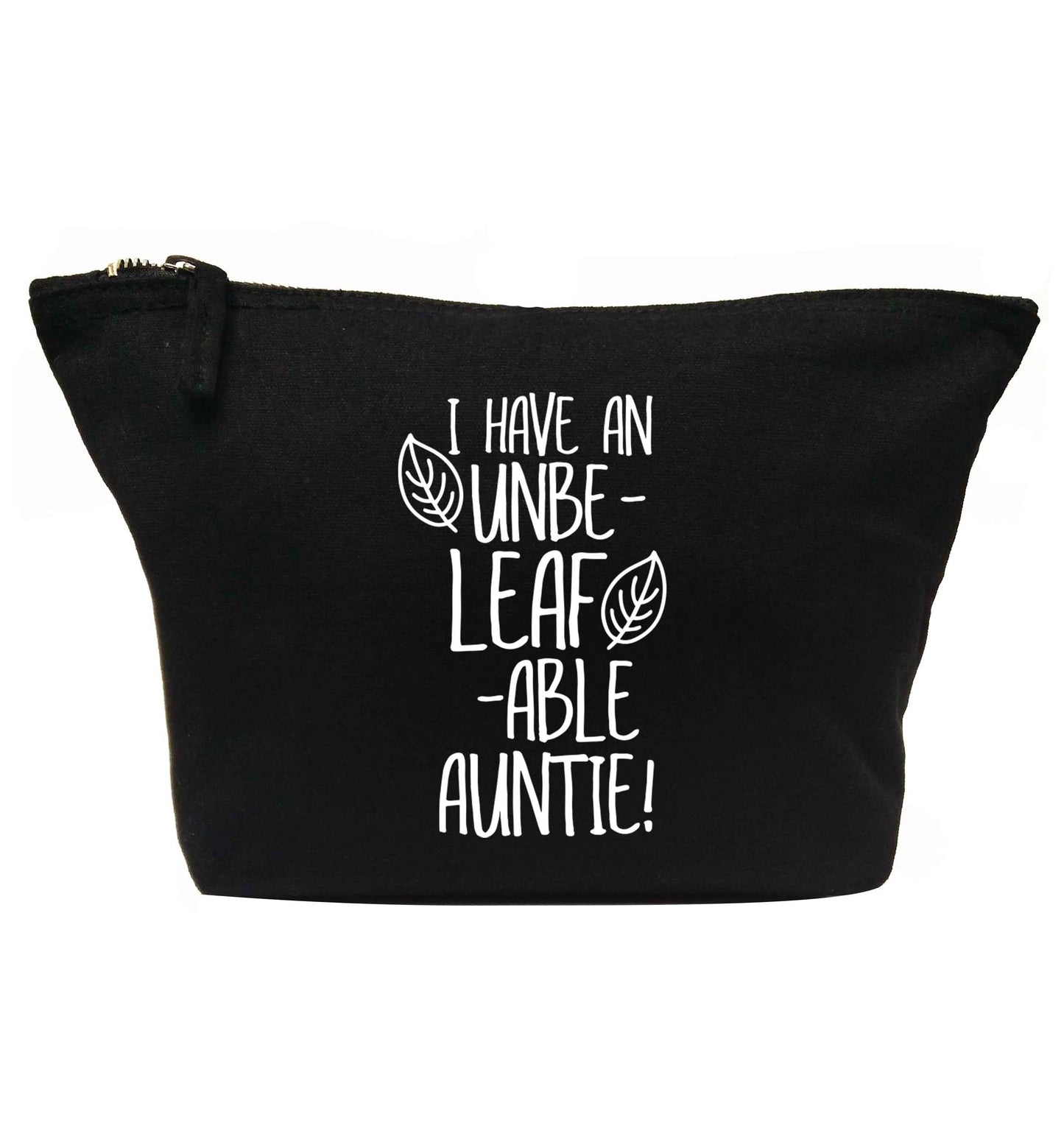 I have an unbe-leaf-able auntie | makeup / wash bag